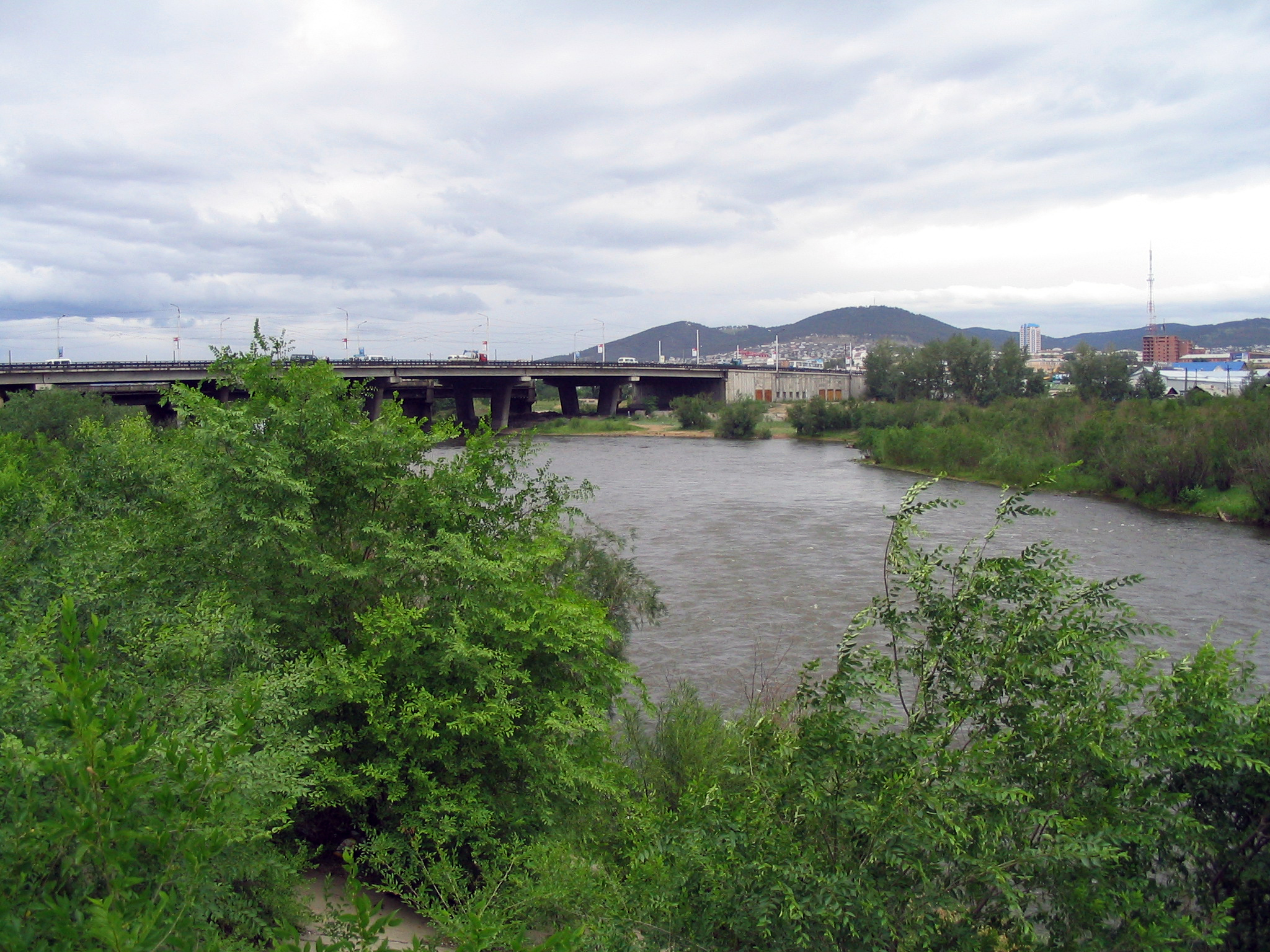 Улан удэ расположен на реке. Река уда в Улан-Удэ. Река Селенга в Улан Удэ. Река уда в Бурятии. Река уда и Селенга.